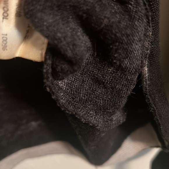 Bosch - black sweater with a red rose decor size S/M - Picture 9 of 9